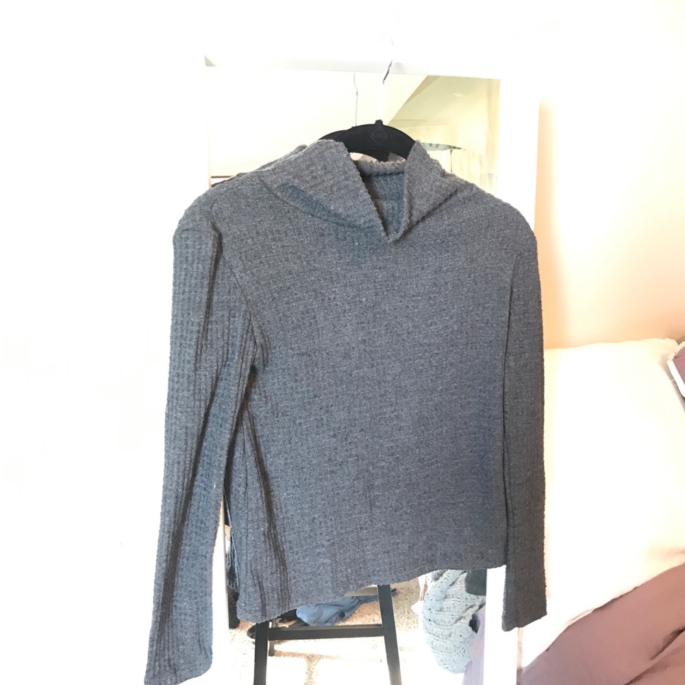 Grey long sleeve